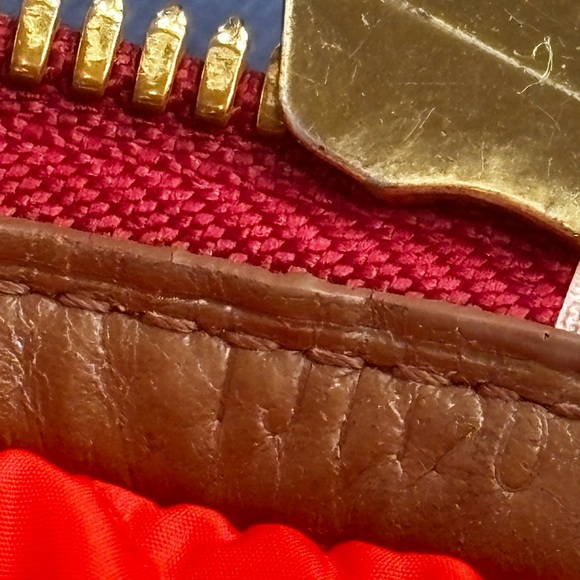 Limited Edition Louis Vuitton Aviator Bordeaux bag - Picture 13 of 14